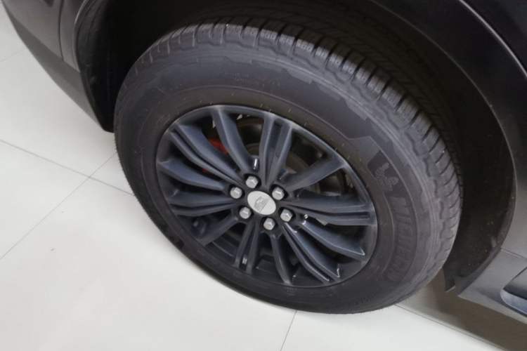 Used Cadillac XT5 2016 25T Luxury Model Right Rear Wheel Hub