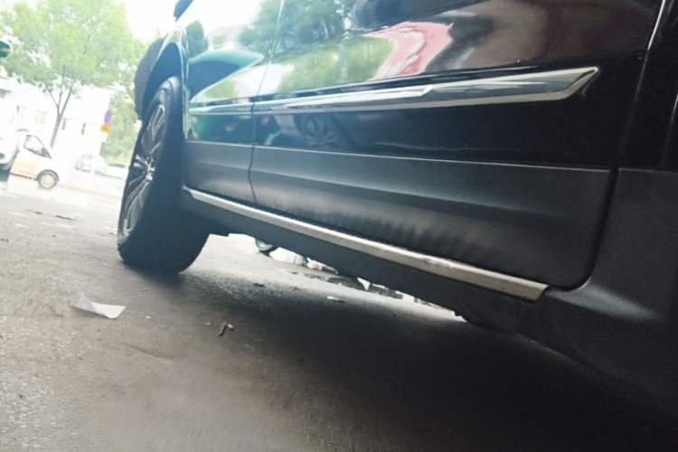 Used Cadillac XT5 2016 25T Luxury Model Right Side Sill
