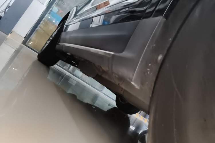 Used Cadillac XT5 2016 25T Luxury Model Right Side Sill