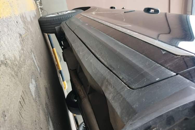 Used Cadillac XT5 2016 25T Luxury Model Right Side Sill