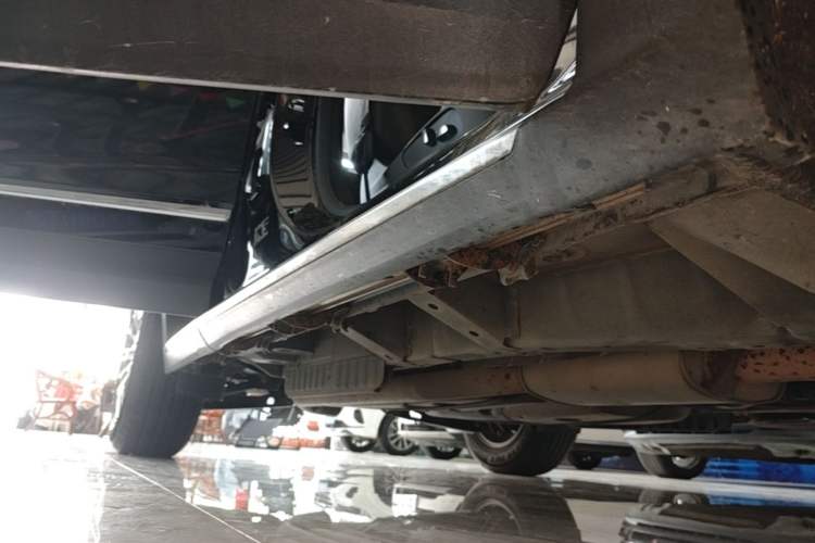 Used Cadillac XT5 2016 25T Luxury Model Right Side Sill
