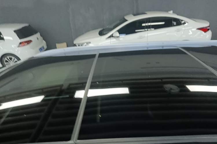 Used Cadillac XT5 2016 25T Luxury Model Roof
