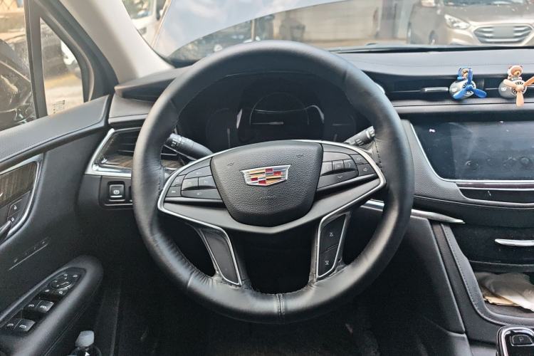 Used Cadillac XT5 2016 28T Four-Wheel Drive Luxury Model Steering Wheel