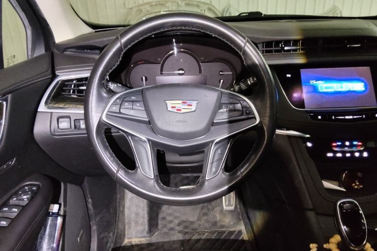 Used Cadillac XT5 2016 25T Luxury Model Steering Wheel