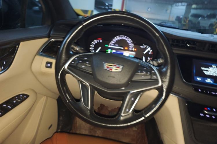 Used Cadillac XT5 2016 25T Tech Edition Steering Wheel