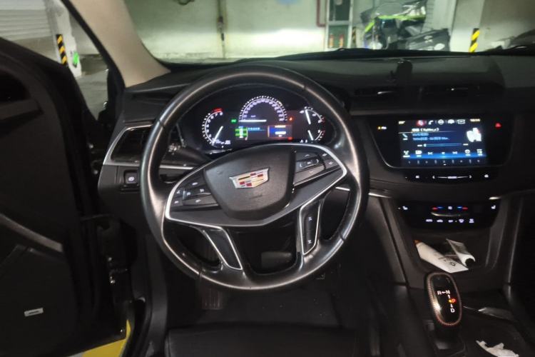 Used Cadillac XT5 2016 28T Four-Wheel Drive Luxury Model Steering Wheel