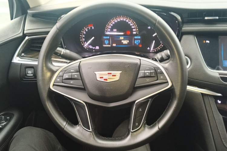 Used Cadillac XT5 2016 25T Luxury Model Steering Wheel