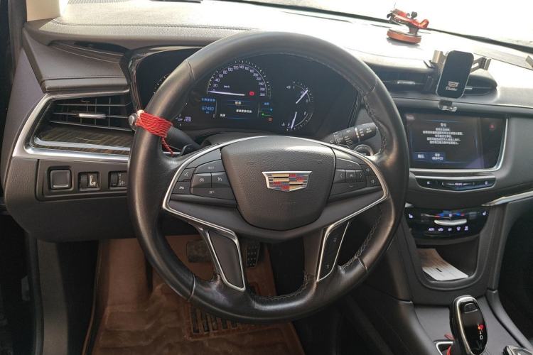 Used Cadillac XT5 2016 25T Luxury Model Steering Wheel