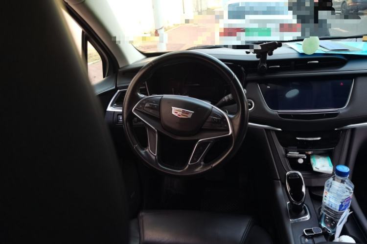 Used Cadillac XT5 2016 25T Luxury Model Steering Wheel