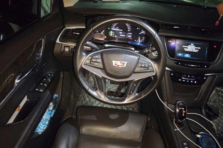 Used Cadillac XT5 2016 28T Four-Wheel Drive Luxury Model Steering Wheel