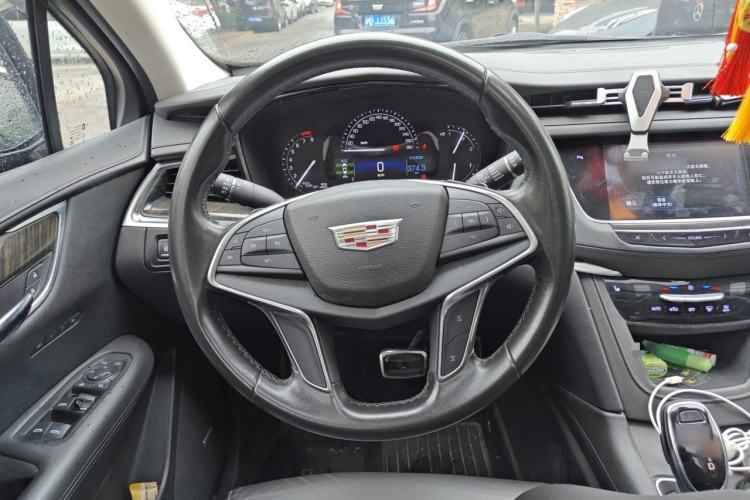 Used Cadillac XT5 2016 28T Four-Wheel Drive Luxury Model Steering Wheel