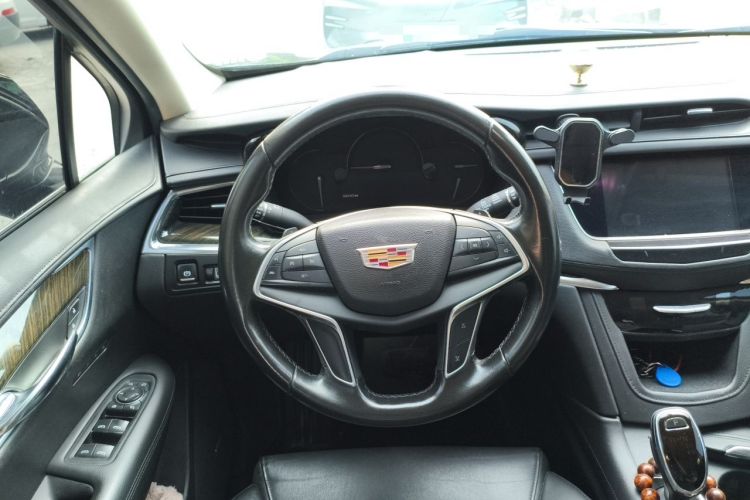 Used Cadillac XT5 2016 25T Luxury Model Steering Wheel