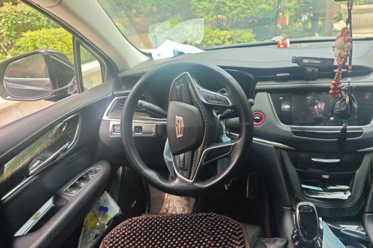 Used Cadillac XT5 2016 25T Luxury Model Steering Wheel