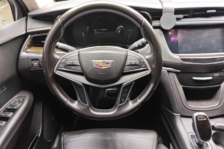 Used Cadillac XT5 2016 28T Four-Wheel Drive Luxury Model Steering Wheel
