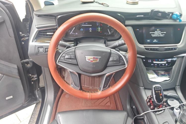 Used Cadillac XT5 2016 25T Luxury Model Steering Wheel