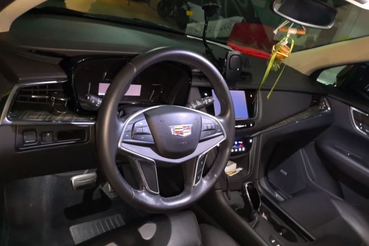 Used Cadillac XT5 2016 28T Four-Wheel Drive Luxury Model Steering Wheel
