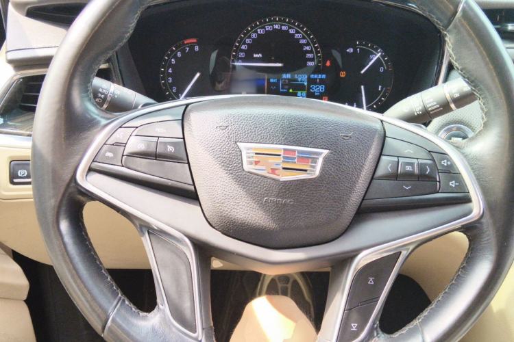 Used Cadillac XT5 2016 28T Four-Wheel Drive Tech Version Steering Wheel