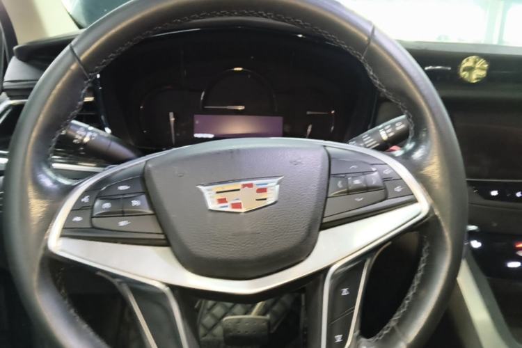 Used Cadillac XT5 2016 25T Luxury Model Steering Wheel