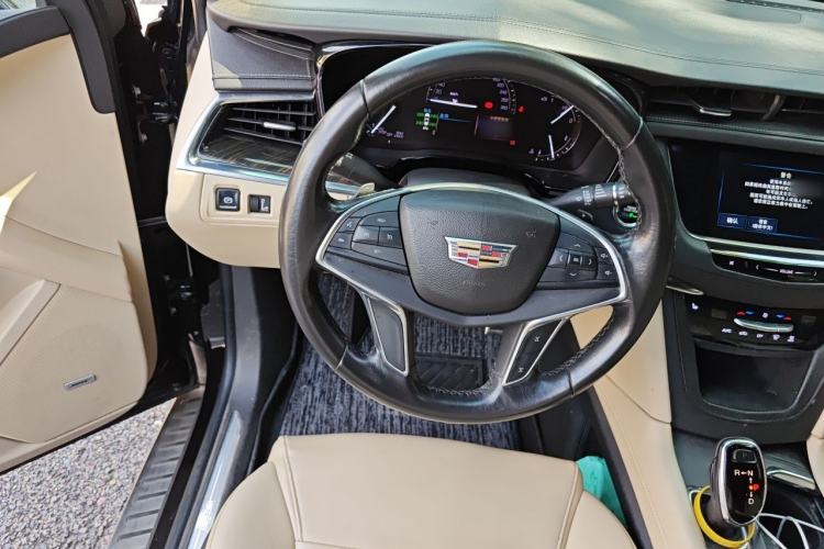 Used Cadillac XT5 2016 28T Four-Wheel Drive Tech Version Steering Wheel