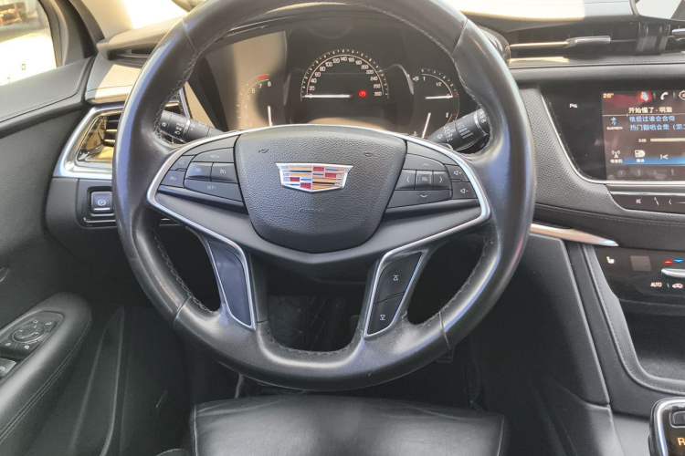 Used Cadillac XT5 2016 28T Four-Wheel Drive Luxury Model Steering Wheel