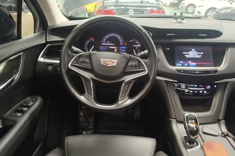 Used Cadillac XT5 2016 28T Four-Wheel Drive Luxury Model Steering Wheel