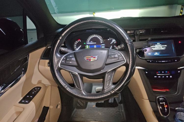 Used Cadillac XT5 2016 28T Four-Wheel Drive Tech Version Steering Wheel