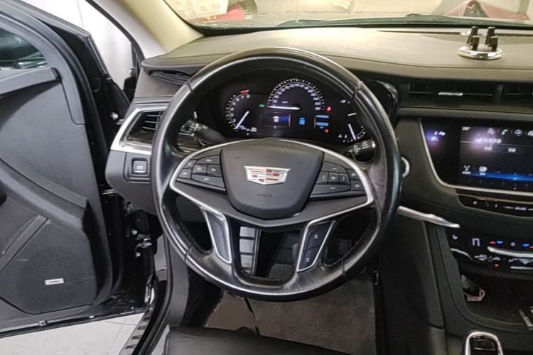 Used Cadillac XT5 2016 28T Four-Wheel Drive Luxury Model Steering Wheel