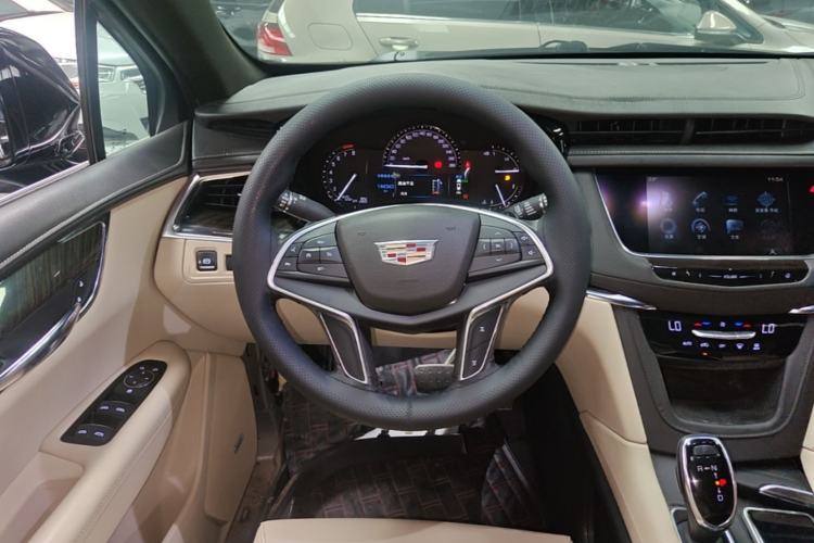 Used Cadillac XT5 2016 25T Tech Edition Steering Wheel