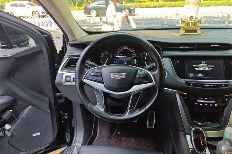 Used Cadillac XT5 2016 28T Four-Wheel Drive Luxury Model Steering Wheel