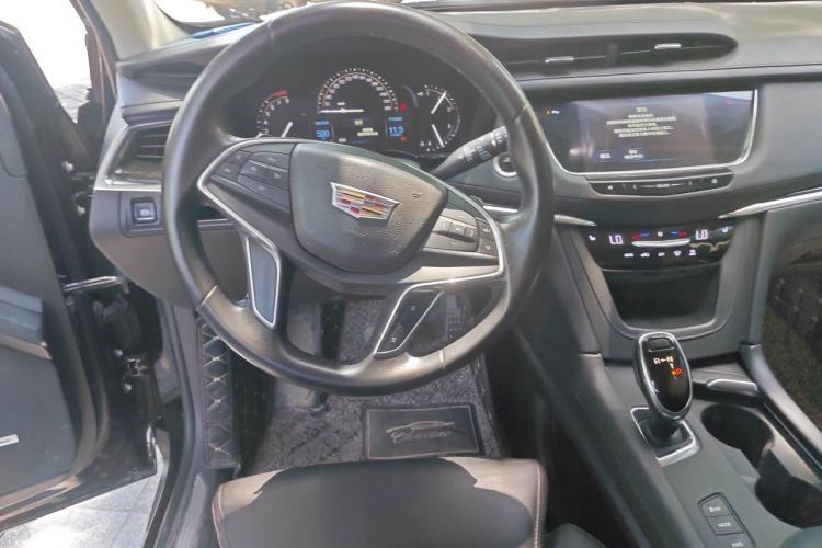 Used Cadillac XT5 2016 28T Four-Wheel Drive Luxury Model Steering Wheel