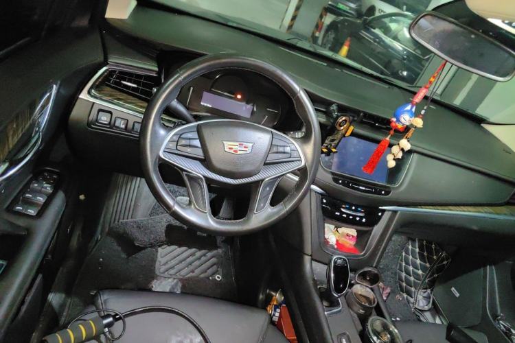 Used Cadillac XT5 2016 25T Luxury Model Steering Wheel