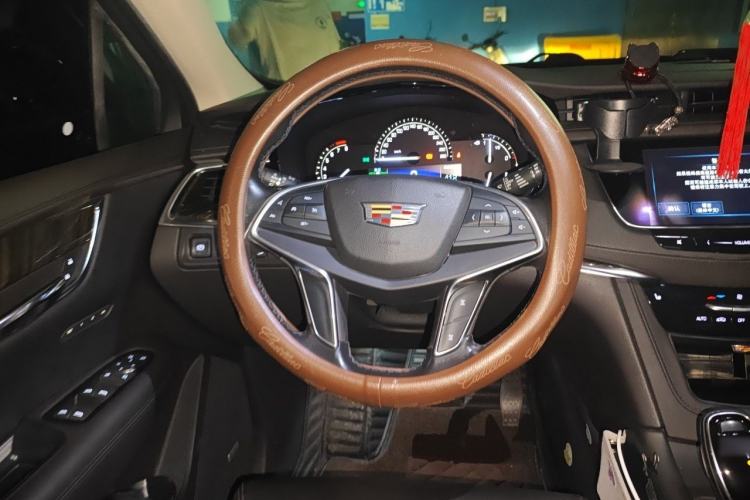 Used Cadillac XT5 2016 25T Luxury Model Steering Wheel
