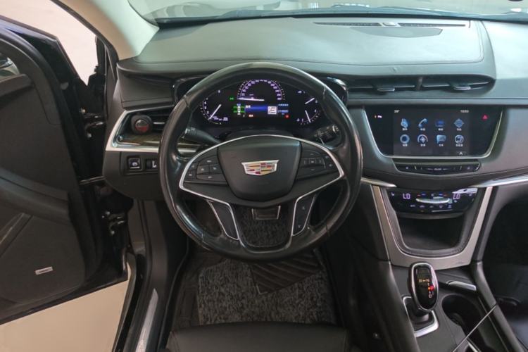 Used Cadillac XT5 2016 25T Luxury Model Steering Wheel