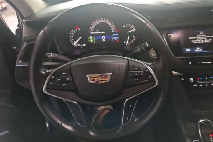 Used Cadillac XT5 2016 25T Luxury Model Steering Wheel