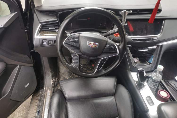 Used Cadillac XT5 2016 28T Four-Wheel Drive Luxury Model Steering Wheel
