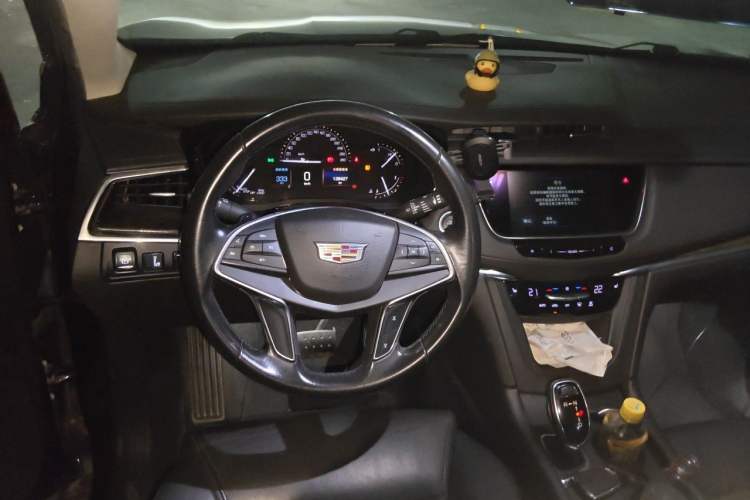 Used Cadillac XT5 2016 25T Luxury Model Steering Wheel