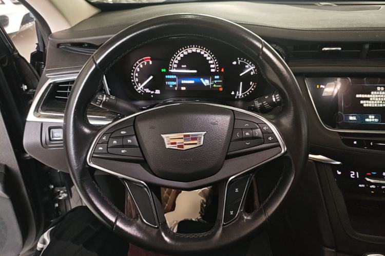 Used Cadillac XT5 2016 25T Luxury Model Steering Wheel