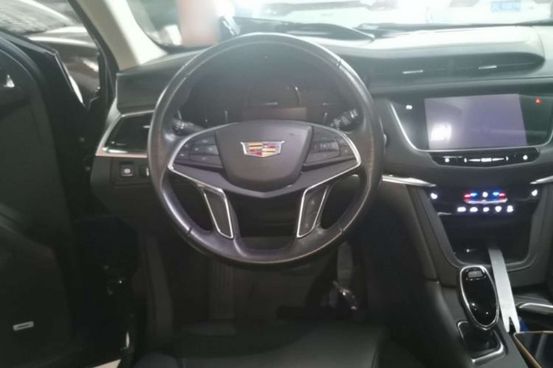 Used Cadillac XT5 2016 25T Luxury Model Steering Wheel