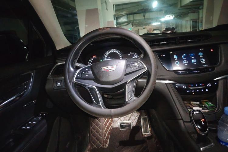 Used Cadillac XT5 2016 25T Luxury Model Steering Wheel