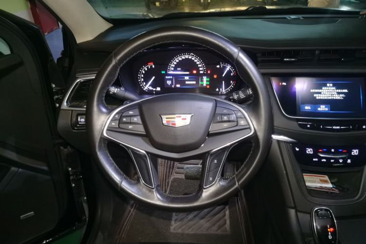 Used Cadillac XT5 2016 25T Luxury Model Steering Wheel