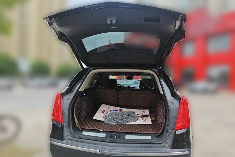 Used Cadillac XT5 2016 25T Luxury Model Trunk