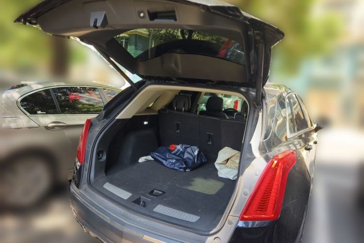 Used Cadillac XT5 2016 25T Luxury Model Trunk