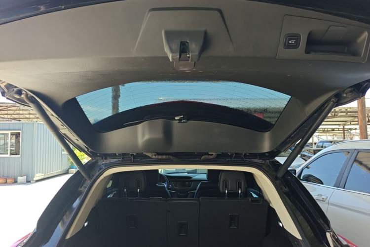Used Cadillac XT5 2016 28T Four-Wheel Drive Luxury Model Trunk