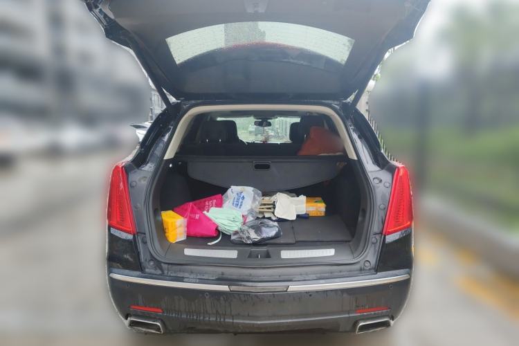 Used Cadillac XT5 2016 25T Luxury Model Trunk