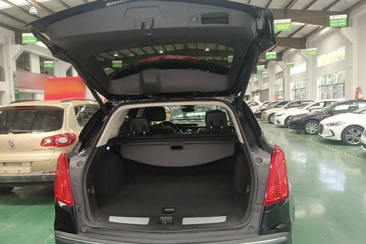 Used Cadillac XT5 2016 28T Four-Wheel Drive Luxury Model Trunk