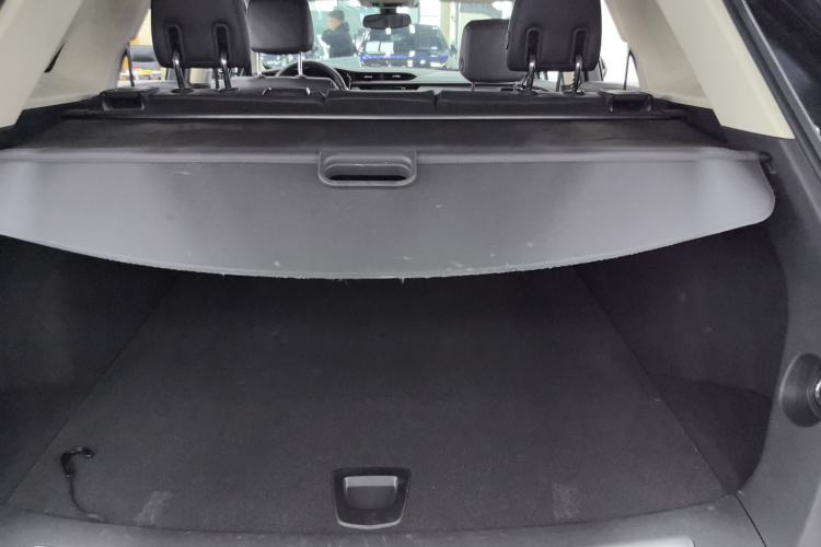 Used Cadillac XT5 2016 28T Four-Wheel Drive Luxury Model Trunk