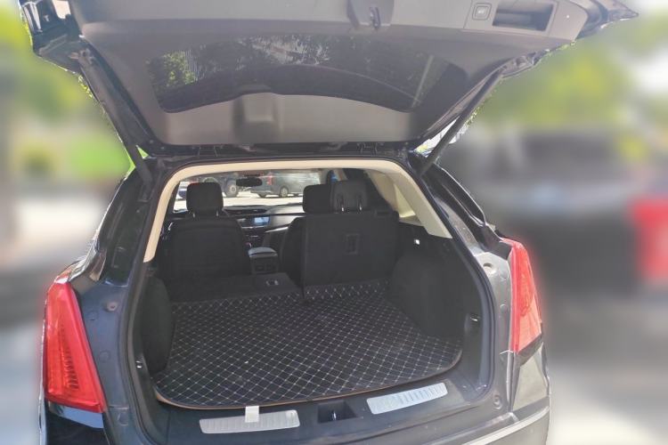 Used Cadillac XT5 2016 28T Four-Wheel Drive Luxury Model Trunk
