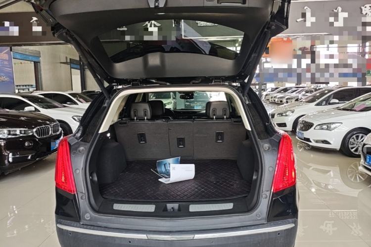 Used Cadillac XT5 2016 25T Luxury Model Trunk