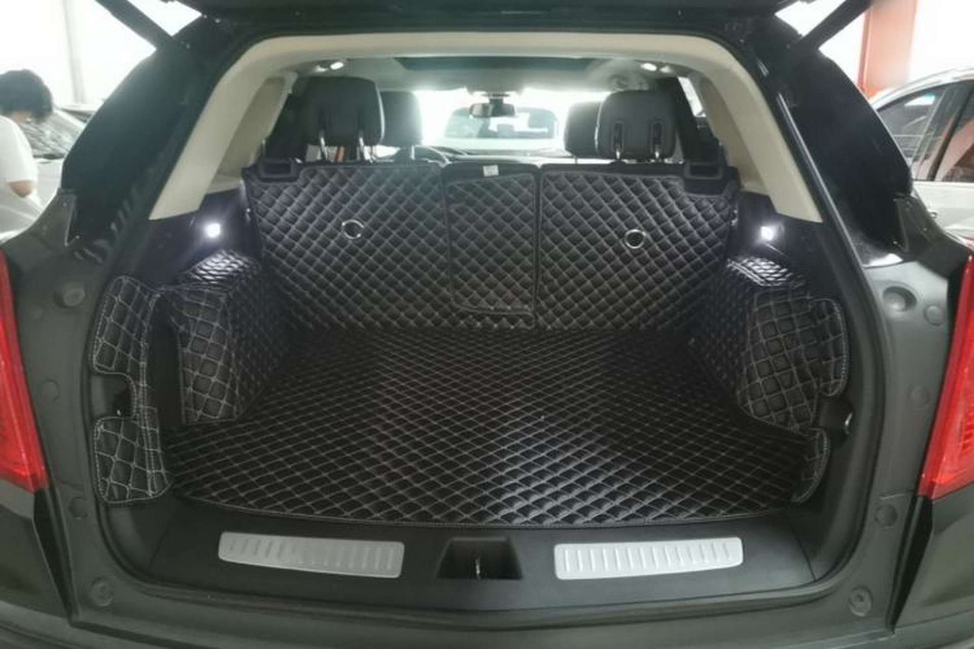 Used Cadillac XT5 2016 25T Luxury Model Trunk