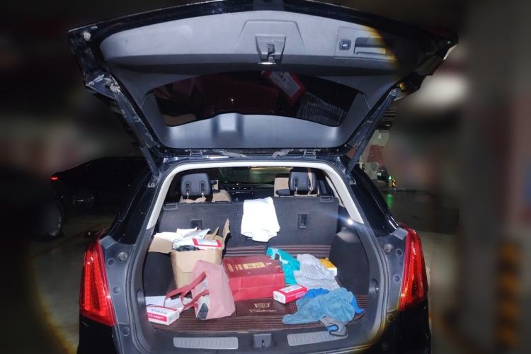 Used Cadillac XT5 2016 25T Luxury Model Trunk